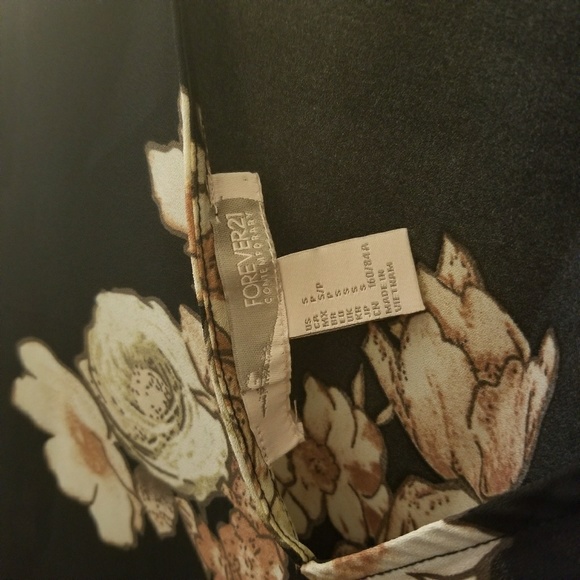 Black Boho Dress with Flower Design - Picture 3 of 4